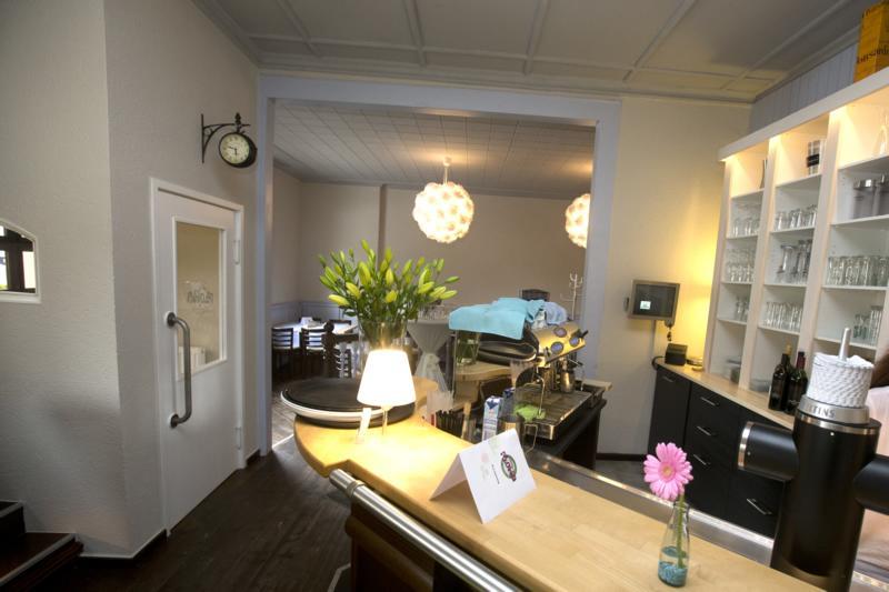Hotel Zur Flora เอสเซน ภายนอก รูปภาพ